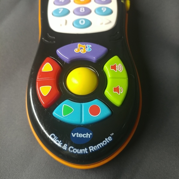 VTech Click & Count Remote Sounds Music & Lights Up Toy - Picture 5 of 15